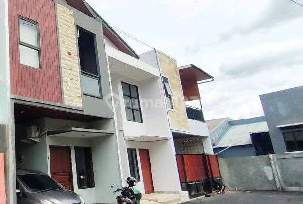 Rumah 2 Lantai Modern Ciledug Raya Townhouse 1