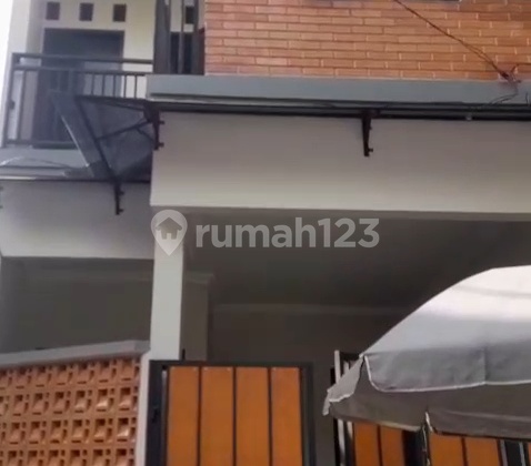 Rumah 2 Lantai Area Petukangan Utara Dekat Sma 63