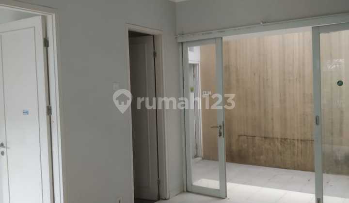 2-Story House in Graha Raya Area Near Bintaro City Center 2-Story House in Graha Raya Area Near Bintaro City Center