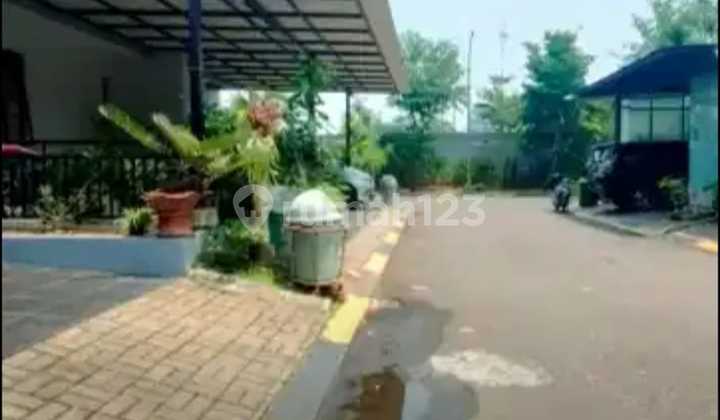 2-Story House in Graha Raya Near Bintaro City Center 2-Story House in Graha Raya Near Bintaro City Center