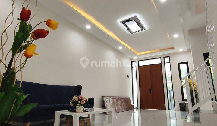 Rumah 2 Lantai Meruya Utara Ala Scandinavian Siap Huni 2