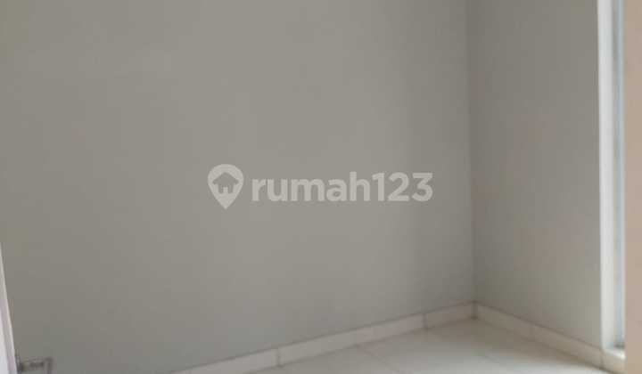 Rumah 2 Lantai Area Graha Raya Dekat Klub House 2