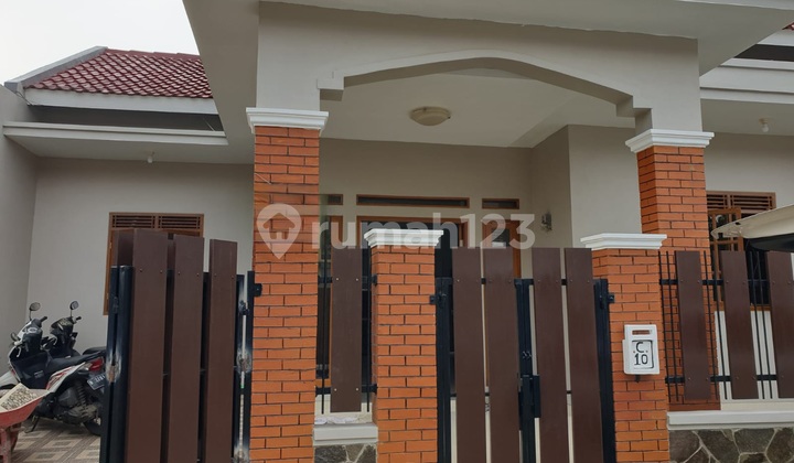 Two-Story House in Pondok Area Near Bintaro Icon Apartment