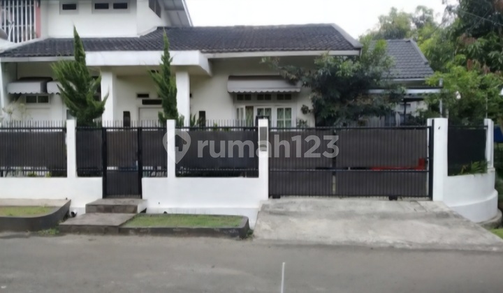 Single-story house in Bintaro Jaya 2 Area near Pondok Ranji Station.