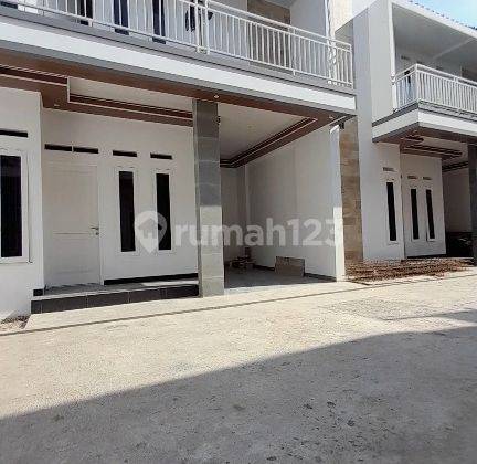 Rumah Minimalis 2 Lantai Cipadu Jaya Modern Sisa 1 Unit 1