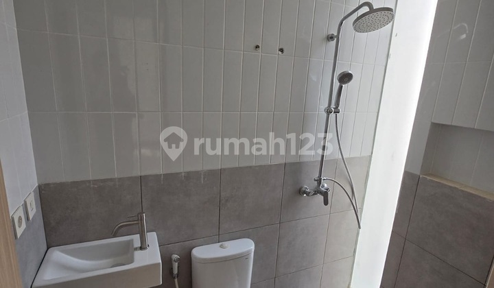 Rumah 2 Lantai Area Joglo Dekat Kembangan  2