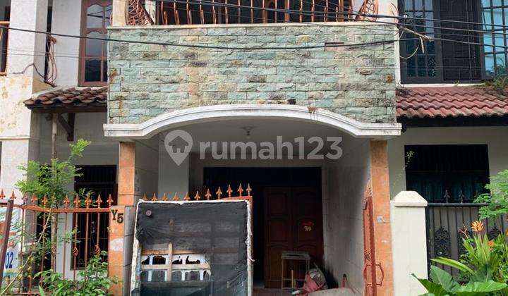 2-Story House in Joglo Complex, West Jakarta, Near Ciledug Toll Road