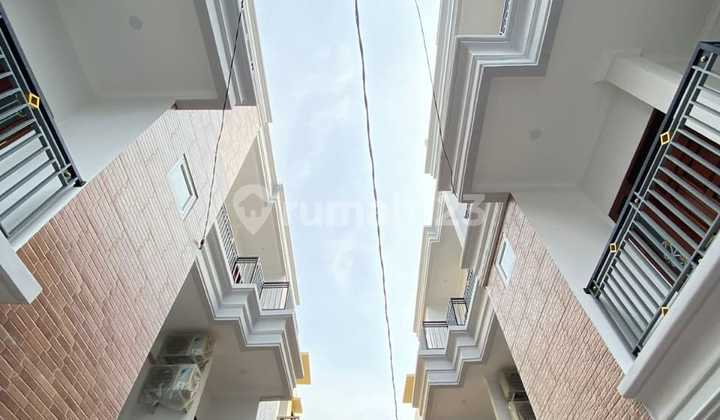 Rumah 3 Lantai Area Adam Malik Dekat Ke Jaksel 1