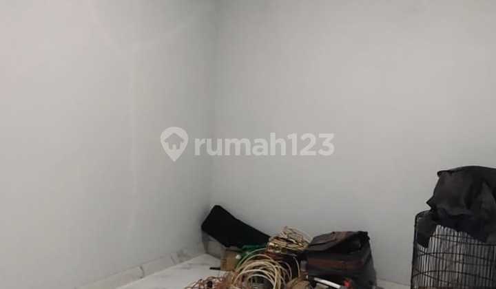 Rumah 2 Lantai Area Larangan Dekat Halte Puri Beta 1