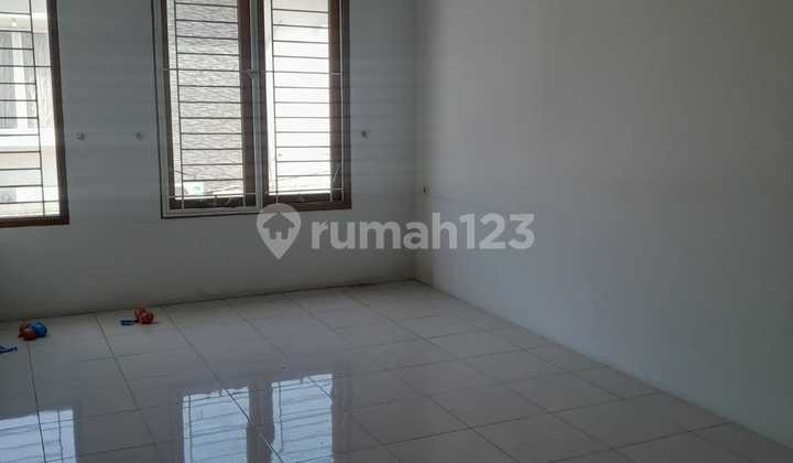 Rumah 2 Lantai Area Kejaksaan Dekat Tol Joglo  2