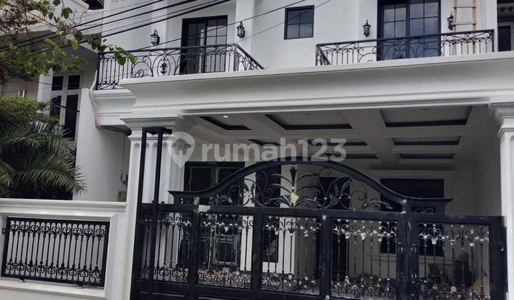 Rumah 2 Lantai Area Larangan Dekat Joglo