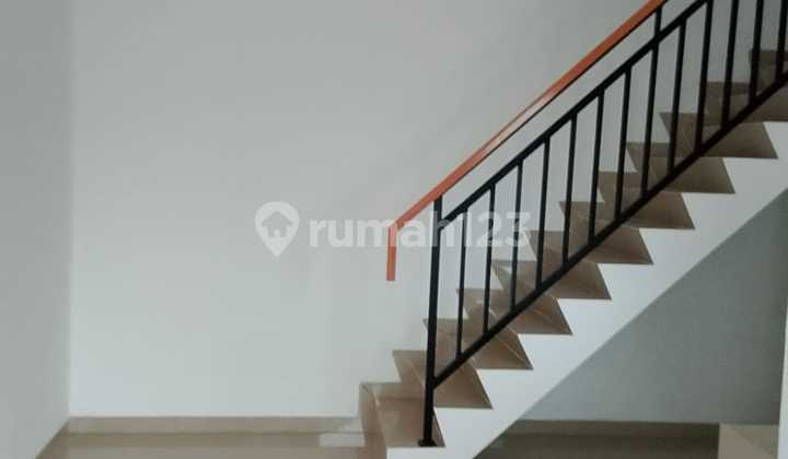 Rumah 2 Lantai Area Joglo Dekat Kav Dki 2