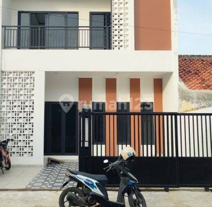 Rumah Modern Adam Malik Siap Huni 2 Lantai  1