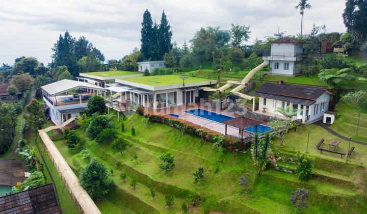 Villa for Sale in Bogor with Mountain, Valley, and Most Beautiful City Views