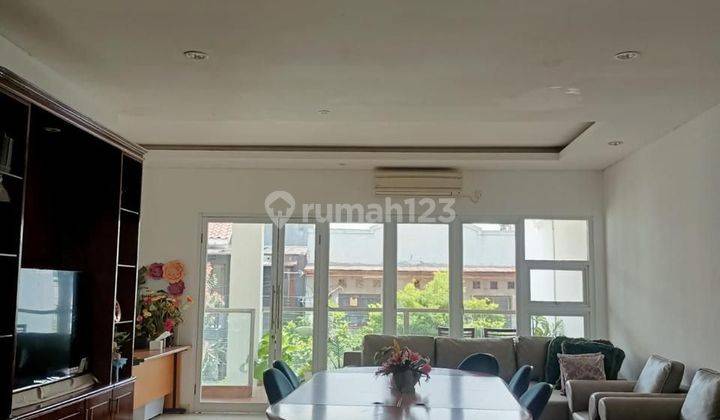 Rumah Cantik Menteng Wadas Semi Furnish Siap Huni 2