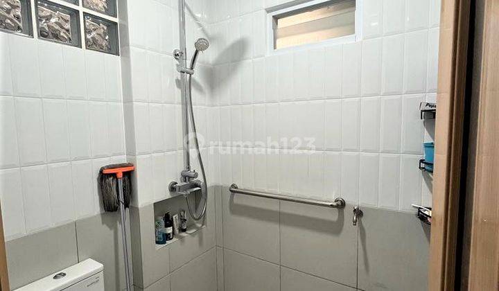 Rumah 2 Lantai Sudah Renovasi di Jl. Pisangan Baru, Jakarta Timur