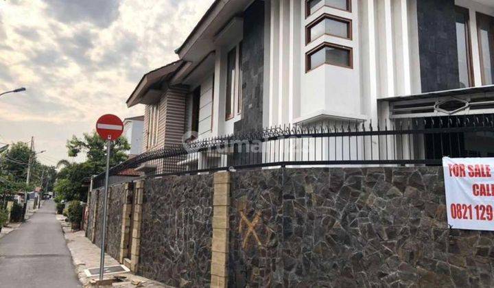 Di Jual/sewa Cepat Bisa Jadi Tempat Tinggal/kantor Rumah Hoek Kebayoran Baru Panglimapolim Jaksel Dkt Krl 2