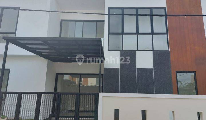 DIJUAL CEPAT RUMAH BARU MODEL MODERN MINIMALIS LOKASI STRATEGIS DI GRIYA LOKA BSD  2