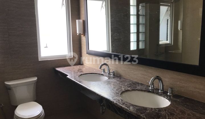kamar mandi dijual rumah taman mediterania telaga