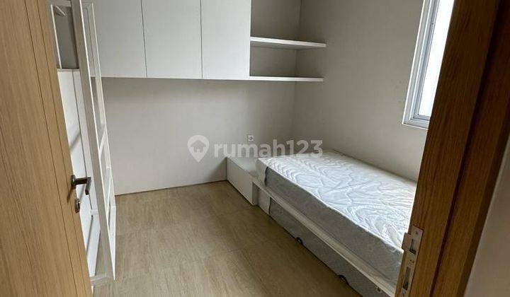 DIJUAL CEPAT RUMAH MILENIAL SIAP HUNI FULL FURNISHED 3 LANTAI DI GREENWICH BSD
 2