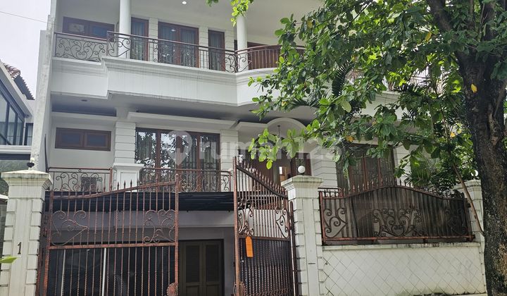 DIJUAL RUMAH 3 LANTAI SIAP HUNI LOKASI PREMIUM DUTA PERMAI PONDOK INDAH