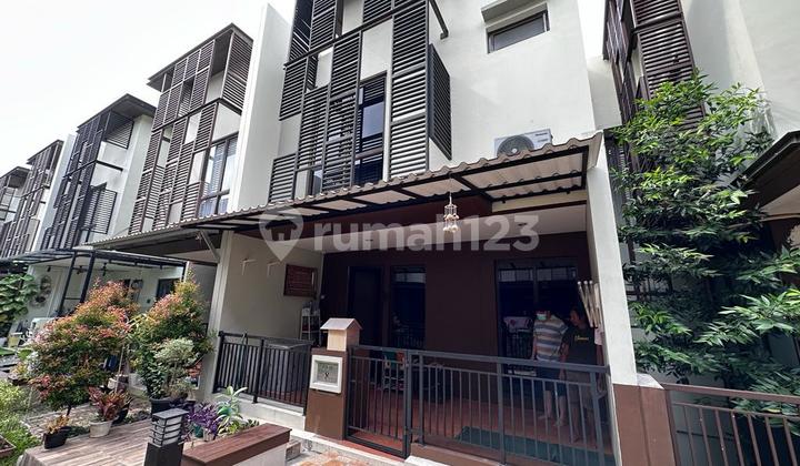For Quick Sale: Furnished Double Decker with SHM, 3 Floors in BSD.
