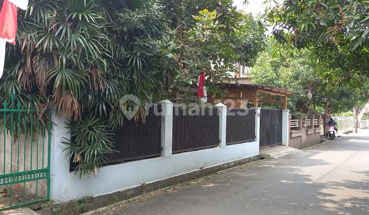 The house is leased in Batu Indah, Buah Batu 2