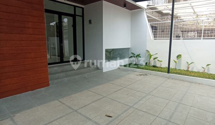 Rumah Dikontrakkan Cocok untuk Kantor di Sukaluyu Cikutra 2