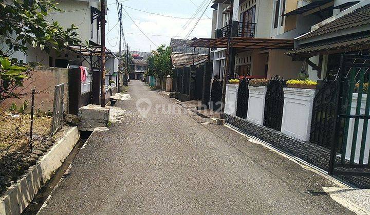 Rumah semi panggung dikontrakan di riung bandung 2