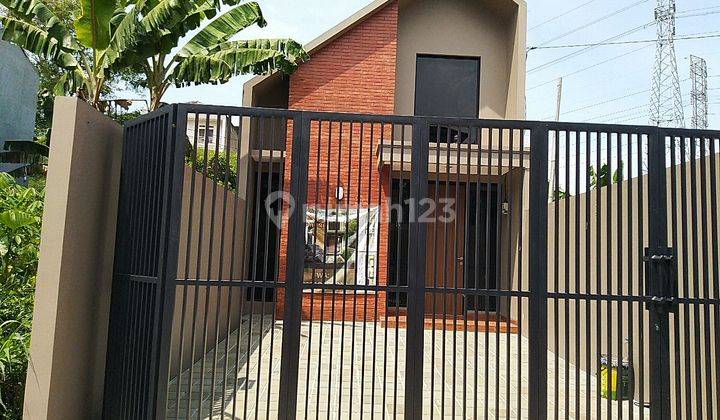 Rumah minimalis bangunan baru di komplek pos giro cimekar  1