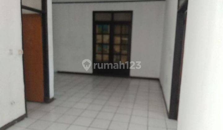 Rumah dikontrakkan cocok utk rmh tinggal atw kantor di buahbatu 2