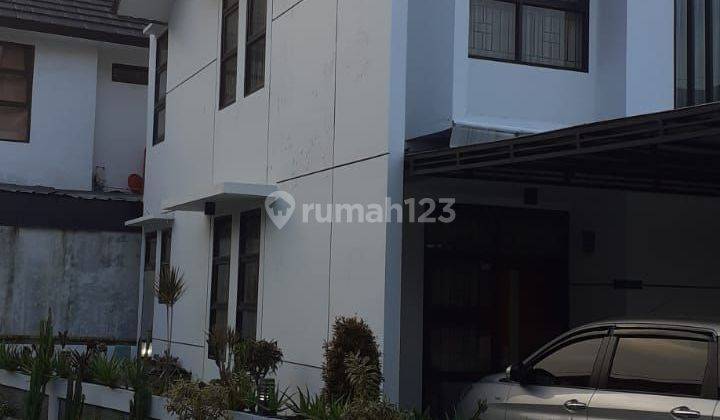 Rumah minimalis di komplek edelweis Cisaranten kulon  1