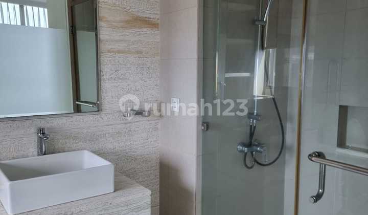 Sewa Apartemen Residence 8 Senopati - 1 BR , Luas 102 m2, Full Furnished, Murah 2