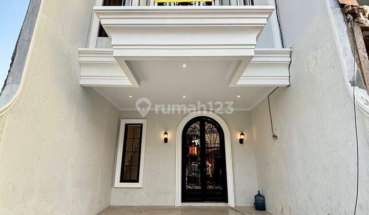 Rumah American Classic Di Kahfi 1 Jagakarsa Jakarta Selatan 2