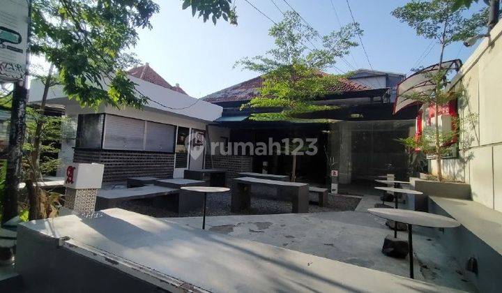 Piyne, Tempat Usaha Jalan Bawean Strategis, Row 3 Mobil 1