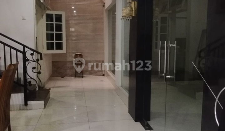 Rumah Darmo Permai Selatan Strategis, Furnish 2