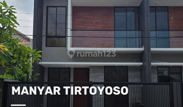 Xyauf, Rumah Manyar Tirtoyoso New Minimalis Carport 2 1