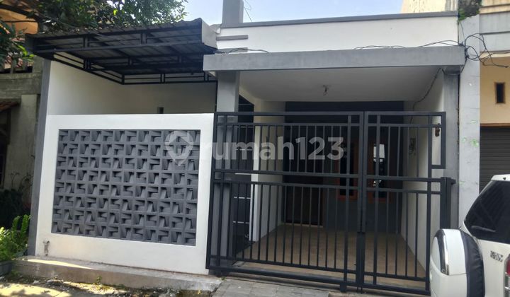 For Rent Gayung Kebonsari Elveka House - Unfurnished - Newly Renovated For Rent Gayung Kebonsari Elveka House - Unfurnished - Newly Renovated