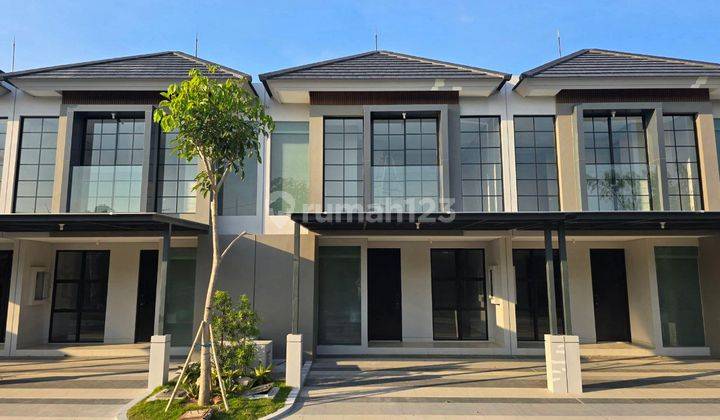 Rumah Aruba Villa Pakuwon City New Minimalis Carport, Smart Lock 1