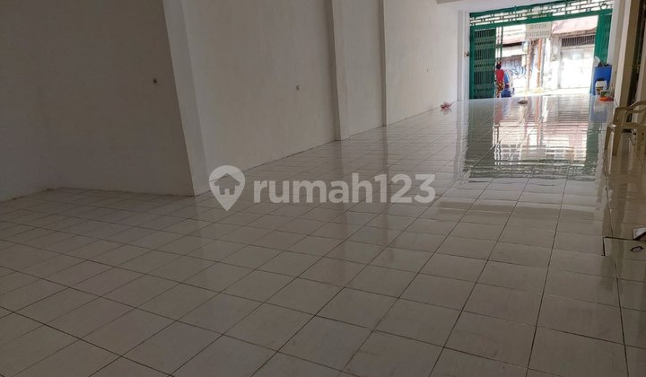 Disewakan Gudang Jalan Bunguran - Nol Jalan Raya Disewakan Gudang Jalan Bunguran - Nol Jalan Raya