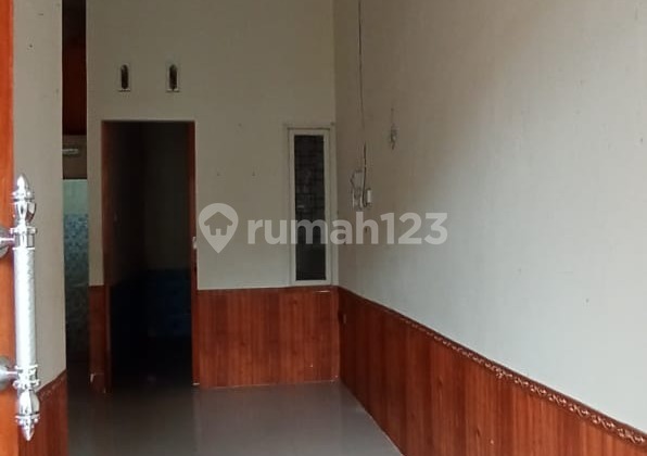 Rumah Menur, Dekat Kampus 2