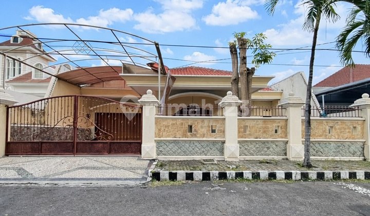 Manyar Kartika House Strategic - Row 3 Cars 1