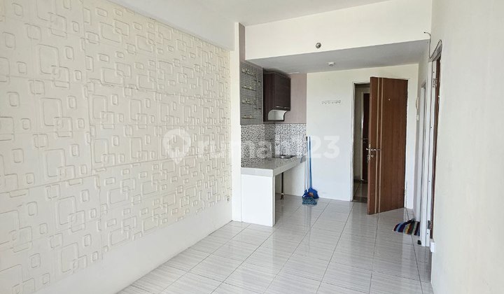 *Murah!* Apartment Puncak Dharmahusada Siap Huni, AC 1 Unit *Murah!* Apartment Puncak Dharmahusada Siap Huni, AC 1 Unit