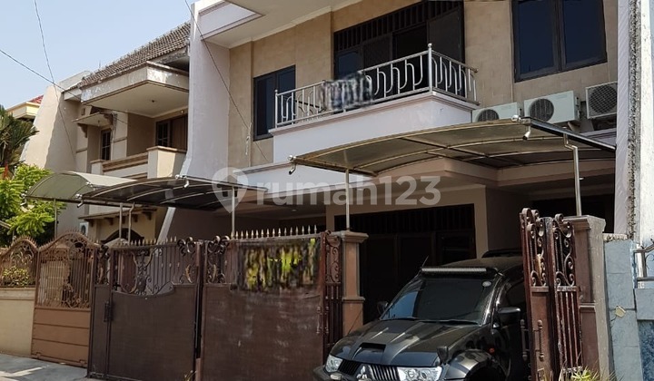 Rumah di Babatan Pantai Utara2 Lantai Full Granit 1
