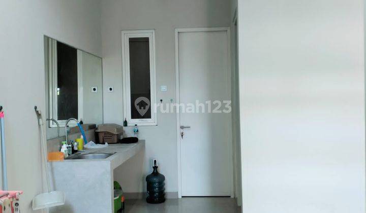 Rumah Second Semi Furnished Mulyosari Dekat Pakuwon City 2