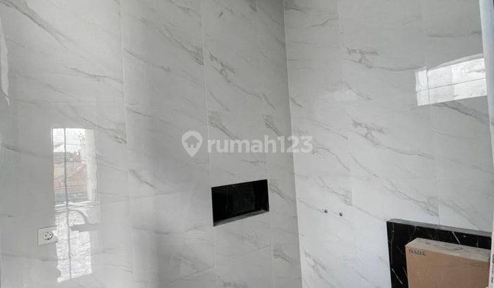 Rumah Tengah Surabaya Gress Mewah Manyar Akses Strategis 2