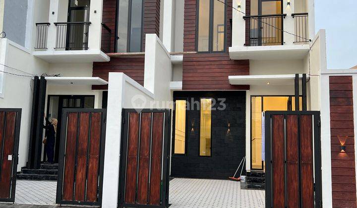 Rumah Baru Mewah di Surabaya Selatan Ketintang dekat Royal, KBS 1