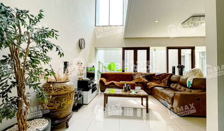 For Rent 2-Story Furnished Luxury House in Ixora Valley, Araya