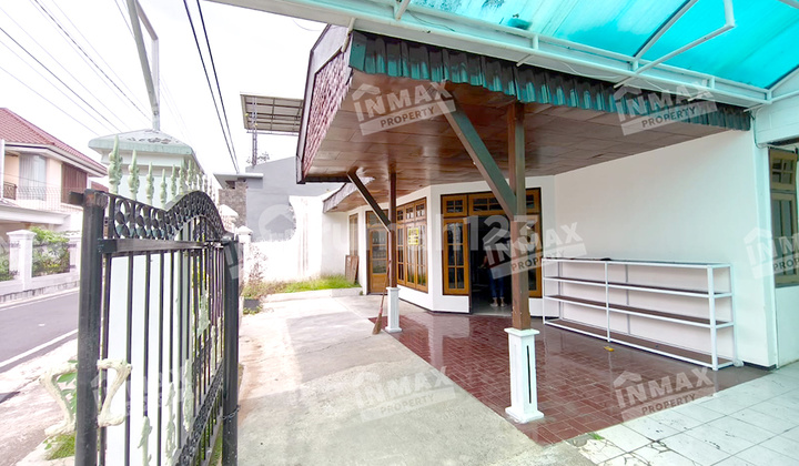 For Sale Cheap Spacious Residence Many Rooms in Janti Barat 2