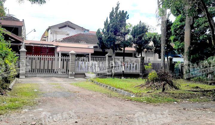 Dijual Rumah Bisa Untuk Usaha Dengan Halaman Luas di Sukun 1